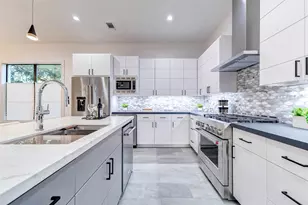 2103 Brimberry St, Houston, TX 77018 - Photo 13