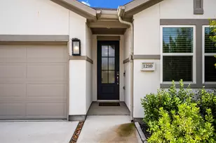 1210 Sugar Dr, Tomball, TX 77375 - Photo 3