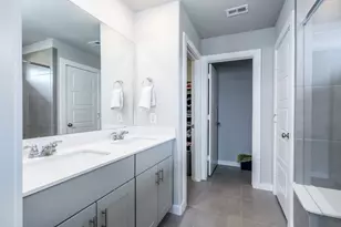 219 Charles Rdg Dr, Conroe, TX 77316 - Photo 11