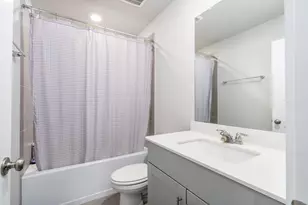 219 Charles Rdg Dr, Conroe, TX 77316 - Photo 15