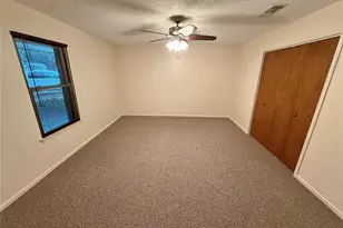 913 Cannan Dr, Angleton, TX 77515 - Photo 17