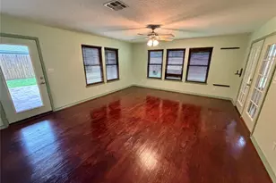 913 Cannan Dr, Angleton, TX 77515 - Photo 7
