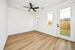 5201 Fairchild St, Houston, TX 77028 - Photo 25