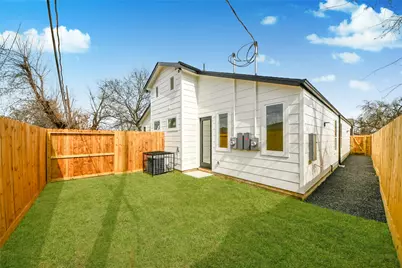 5201 Fairchild Street #B, Houston, TX 77028 - Photo 31