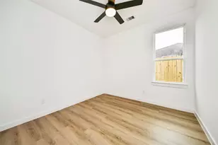 5201 Fairchild St, Houston, TX 77028 - Photo 17