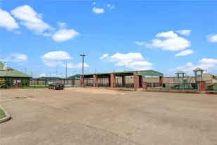 3302 S Bending Oaks Ln, Pearland, TX 77584 - Photo 15