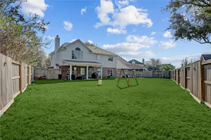 3302 S Bending Oaks Ln, Pearland, TX 77584 - Photo 11