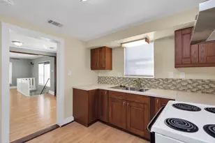 2202 Kane St, Houston, TX 77007 - Photo 9