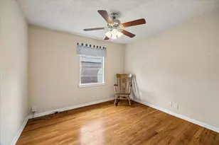 10241 Moorberry Ln, Houston, TX 77043 - Photo 9