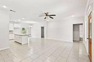26 Nelson Ct, Jones Creek, TX 77541 - Photo 7