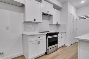 8629 Homewood Ln, Houston, TX 77028 - Photo 9