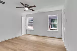 8629 Homewood Ln, Houston, TX 77028 - Photo 11