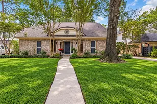 9 Devonshire Dr, Conroe, TX 77304 - Photo 1