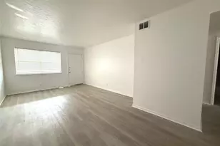 200 Hill St, Sealy, TX 77474 - Photo 3