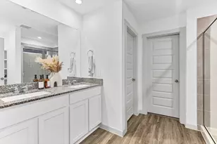 10002 Palm Royal Dr, Baytown, TX 77521 - Photo 19