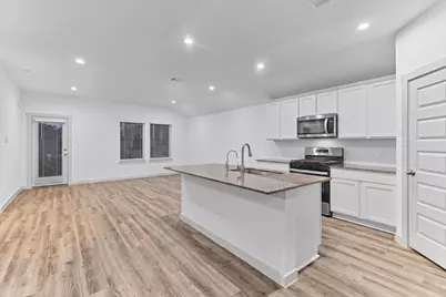 10002 Palm Royal Drive, Baytown, TX 77521 - Photo 7