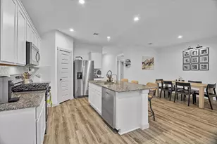 10002 Palm Royal Dr, Baytown, TX 77521 - Photo 7