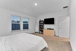 10002 Palm Royal Dr, Baytown, TX 77521 - Photo 11