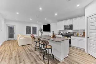 10002 Palm Royal Dr, Baytown, TX 77521 - Photo 5