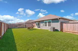 10002 Palm Royal Dr, Baytown, TX 77521 - Photo 29