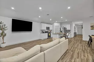 10002 Palm Royal Dr, Baytown, TX 77521 - Photo 13