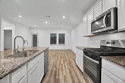 10002 Palm Royal Drive, Baytown, TX 77521 - Photo 9