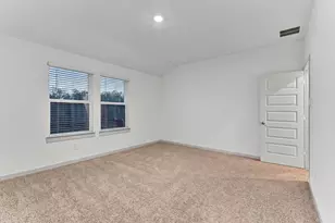 10002 Palm Royal Dr, Baytown, TX 77521 - Photo 17