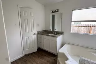 12011 Greensbrook Forest Dr, Houston, TX 77044 - Photo 9