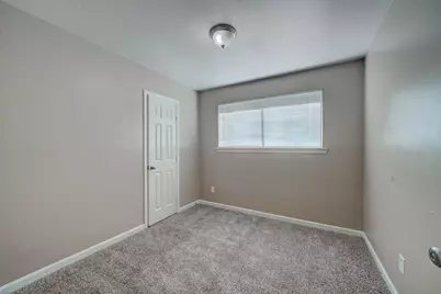 6331 Oaknut Drive, Houston, TX 77088 - Photo 11