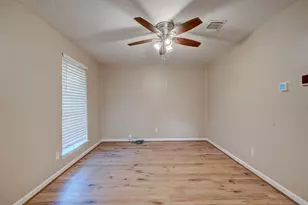 6331 Oaknut Dr, Houston, TX 77088 - Photo 5