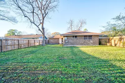6331 Oaknut Drive, Houston, TX 77088 - Photo 15