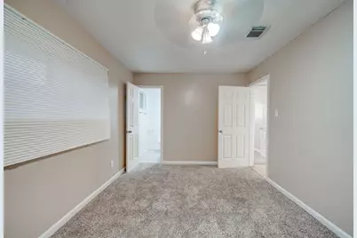 6331 Oaknut Drive, Houston, TX 77088 - Photo 9