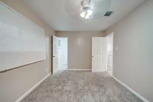 6331 Oaknut Dr, Houston, TX 77088 - Photo 9