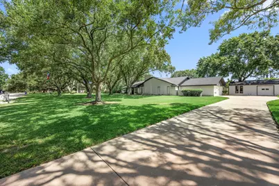 618 Melody Lane, Eagle Lake, TX 77434 - Photo 5