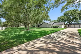 618 Melody Ln, Eagle Lake, TX 77434 - Photo 5