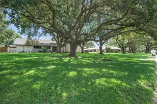 618 Melody Ln, Eagle Lake, TX 77434 - Photo 3