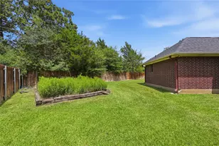 6204 London Cir, Bryan, TX 77802 - Photo 23