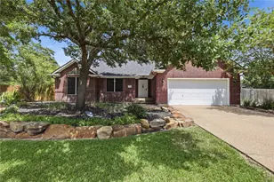6204 London Cir, Bryan, TX 77802 - Photo 1