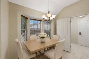 6204 London Cir, Bryan, TX 77802 - Photo 7