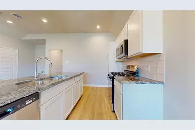 11809 East Gate Drive, Willis, TX 77318 - Photo 9