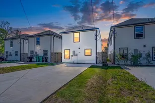 8124 Sterlingshire St, Houston, TX 77078 - Photo 1