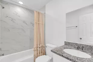 8124 Sterlingshire St, Houston, TX 77078 - Photo 23