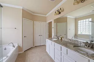 1201 N Riviera Cir, Pearland, TX 77581 - Photo 11