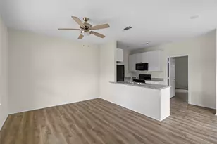 409 Beto St, Huntsville, TX 77340 - Photo 5