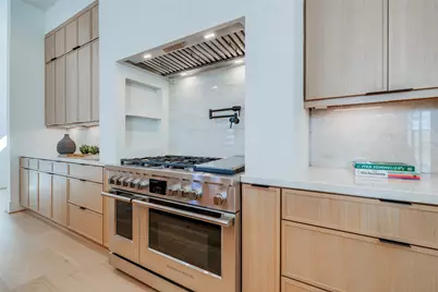 1701 Banks Street, Houston, TX 77098 - Photo 17