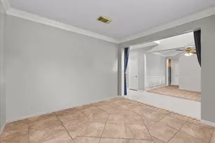 4517 Canyon Crest Dr, League City, TX 77573 - Photo 3