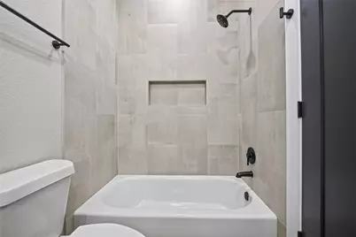 415 Neyland Street, Houston, TX 77022 - Photo 31