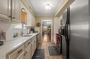 6180 Afton Ln, Beaumont, TX 77706 - Photo 9