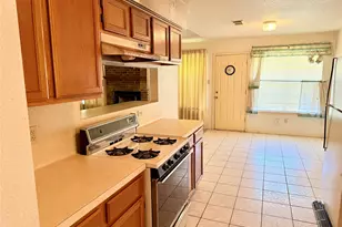 872 Granville Dr, Houston, TX 77091 - Photo 5