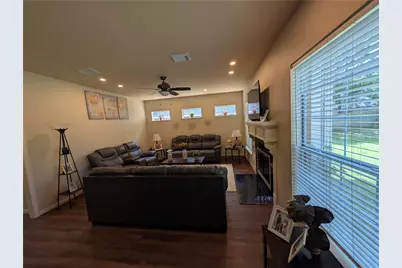 130 Songful Woods Place, The Woodlands, TX 77380 - Photo 9